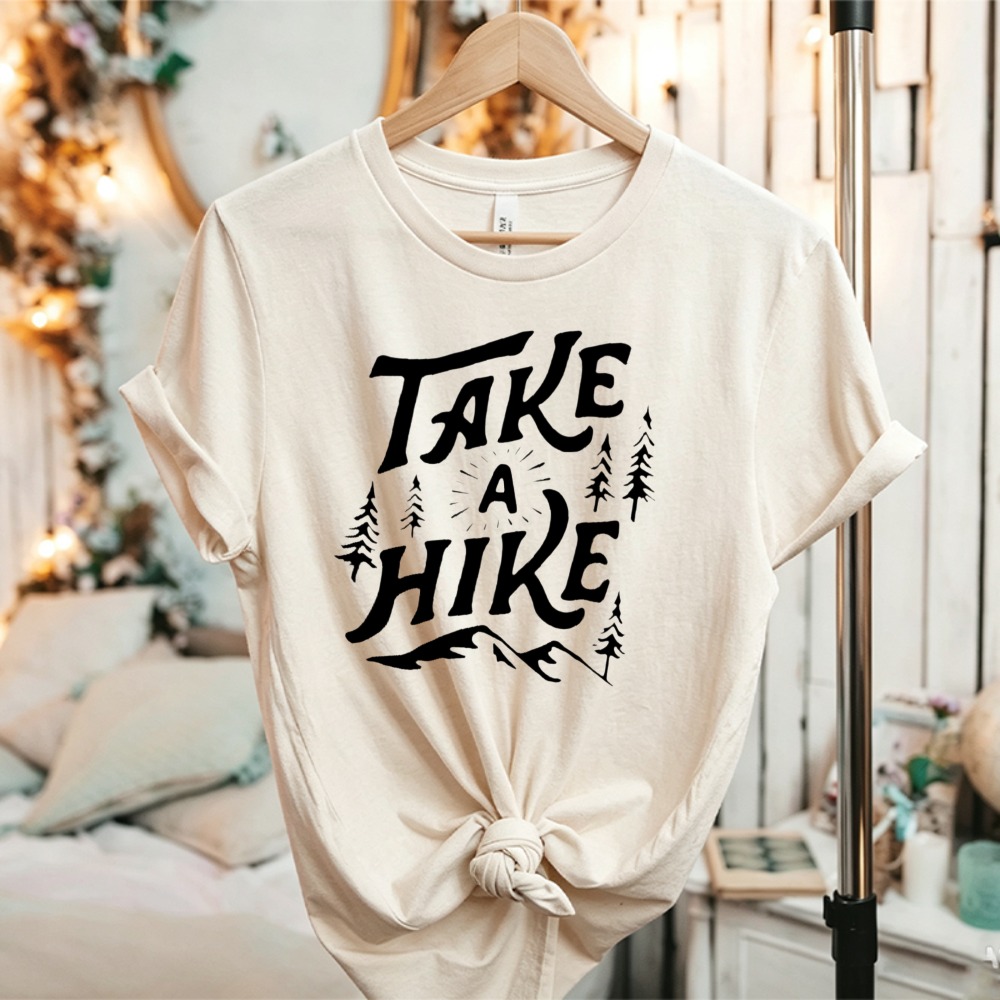 Outdoor Adventure Quotes Short - Machen Sie eine Wanderung: Kiefernberg Outdoor-Grafik-T-Shirt